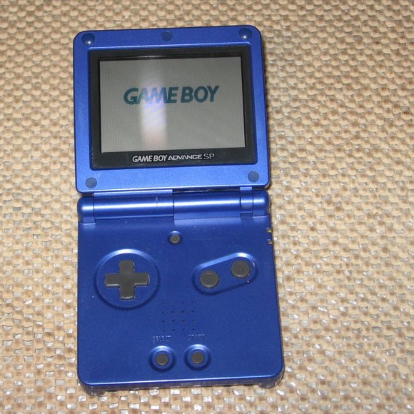 Nintendo Game Boy SP Bundle Screen Magnifier FM Radio Adapter & More in Case - Picture 6 of 8